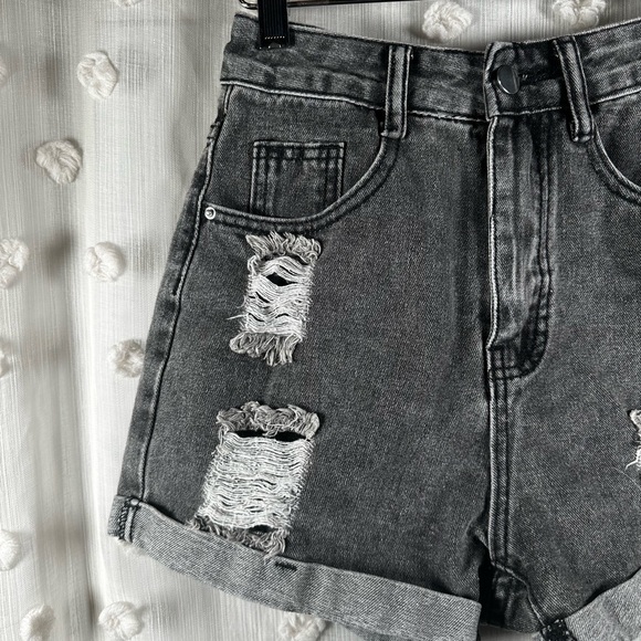 SHEIN Women’s Charcoal Distressed Jean Shorts Size XS(2) - Picture 3 of 7